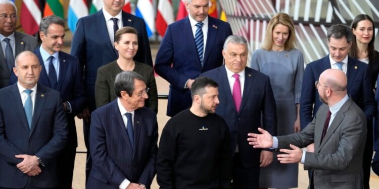 UE acuerda iniciar negociaciones de acceso con Ucrania