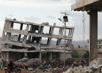 Un nuevo éxodo masivo de gazatíes causa estragos en el centro de Gaza.