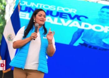¿Quién es y qué piensan los salvadoreños de la nueva designada presidencial en El Salvador?