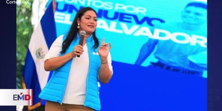 ¿Quién es y qué piensan los salvadoreños de la nueva designada presidencial en El Salvador?