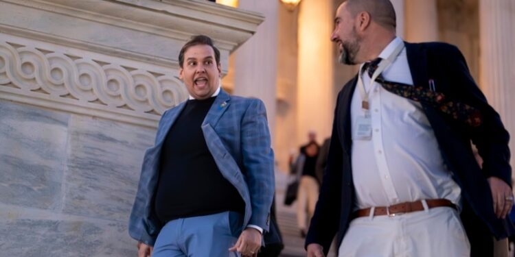 Cámara de Representantes expulsa al congresista de Nueva York George Santos