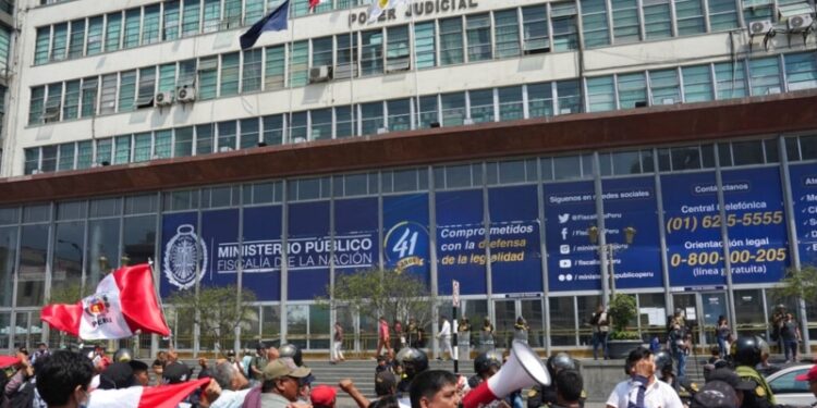 La que fuese la fiscal de la Nación del Perú apunta a un “complot político” detrás de su supensión temporal