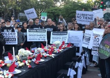 “No más sillas vacías”: familiares y activistas piden una navidad sin presos políticos en Venezuela