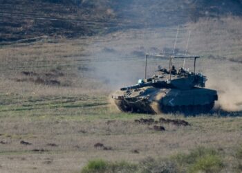 La ofensiva terrestre israelí avanza hacia el sur del enclave palestino en Gaza