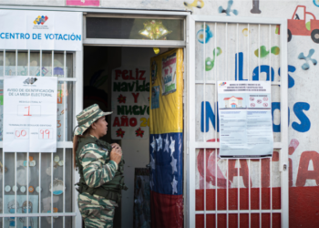 En Fotos | Con poca afluencia de votantes transcurrió el referéndum por el Esequibo en Venezuela