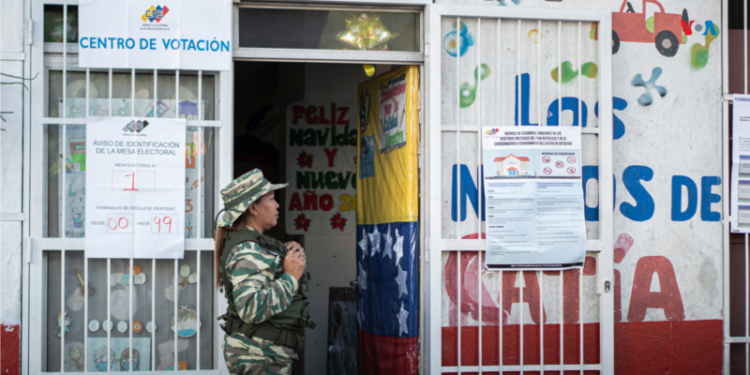 En Fotos | Con poca afluencia de votantes transcurrió el referéndum por el Esequibo en Venezuela