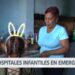 Dormir en el piso y dejar de comer: los sacrificios de las madres con niños hospitalizados en Venezuela