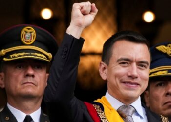 Presidente de Ecuador: Él y sus ministros reciben constantes amenazas de muerte