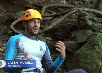 La proeza de un montañista amputado que conquista cumbres en Perú