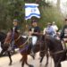 Una cabalgata pide la liberación de un joven israelí rehén de Hamás