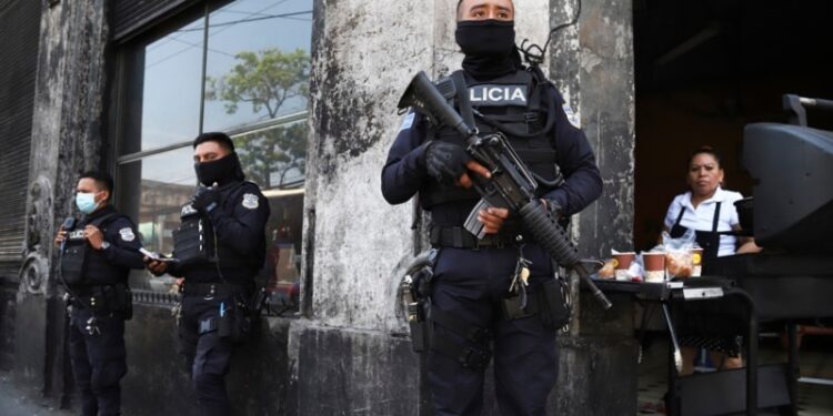 “No son casos aislados”: Amnistía Internacional critica política antipandillas en El Salvador