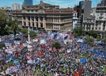 La ministra de Seguridad de Argentina continuará implementando un protocolo para evitar que las manifestaciones bloqueen calles y rutas