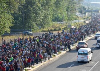 Caravana de migrantes continúa marcha por México: piden más oportunidades para quienes huyen de la pobreza