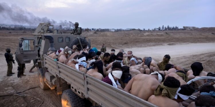 Campaña israelí de humillantes detenciones masivas siembra terror en el norte de Gaza