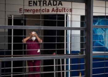 Pacientes del Hospital Vargas denunciaron que reciben comida sin proteínas (Videos)