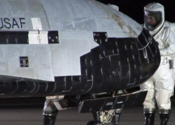 SpaceX retrasa el lanzamiento del misterioso avión espacial X-37B para el Ejército de EEUU