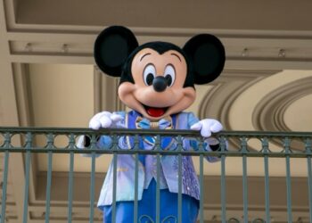 Mickey Mouse pasa al dominio público… con restricciones