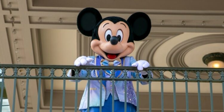 Mickey Mouse pasa al dominio público… con restricciones