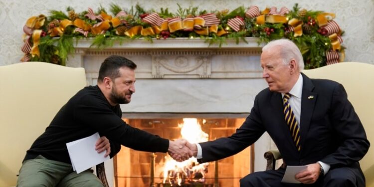 Por tercera vez desde el inicio de la invasión rusa, el presidente de Ucrania fue recibido en el Congreso y la Casa Blanca.