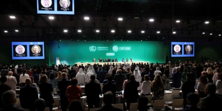 La Cumbre sobre el clima COP28 acuerda un fondo para desastres, pero con marcadas divisiones sobre los combustibles fósiles