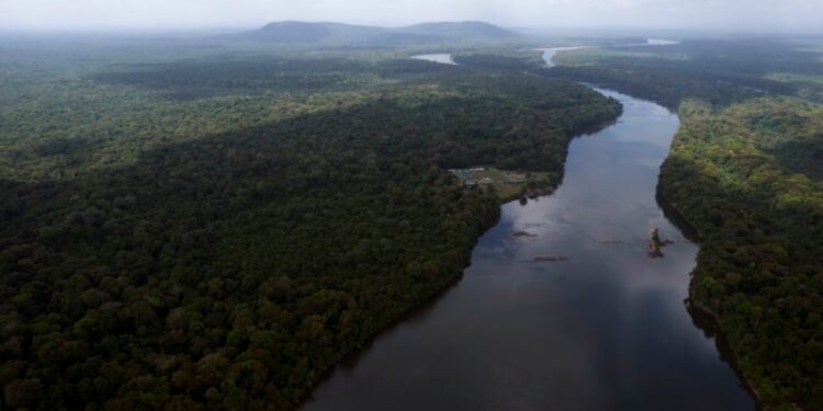 Guyana dice que está tomando medidas para protegerse de Venezuela