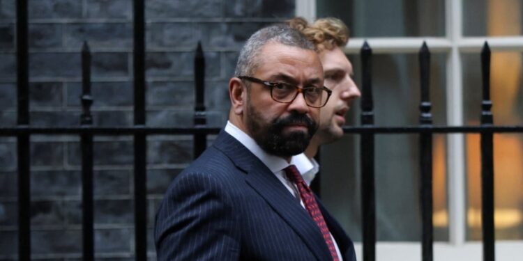 Reino Unido anuncia medidas más estrictas para reducir la inmigración