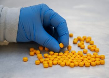 Suspenden a 31 farmacias en Baja California por tener medicamentos con posible fentanilo