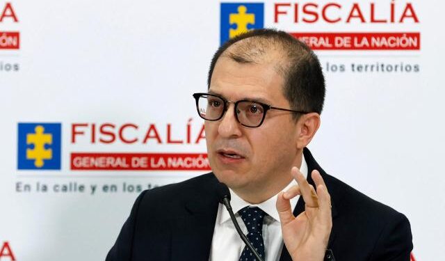 “Le quedó grande el país y el orden público”, dijo el fiscal Barbosa sobre Petro