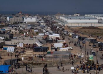 La guerra entre Israel y Hamás entra en su tercer mes con menos áreas seguras para los palestinos en Gaza