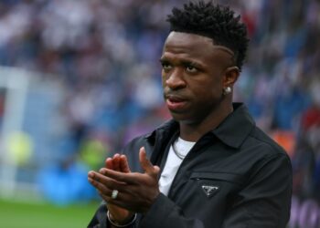 Vinicius Jr. se hizo un impactante tatuaje en la espalda, pero un insólito detalle lo hizo viral