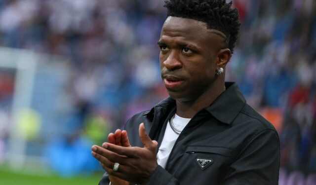 Vinicius Jr. se hizo un impactante tatuaje en la espalda, pero un insólito detalle lo hizo viral