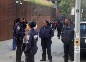 Horror en Nueva York: niño fue apuñalado varias veces dentro de su escuela