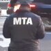 Se quitó la ropa y saltó desnudo a las vías del metro en Nueva York