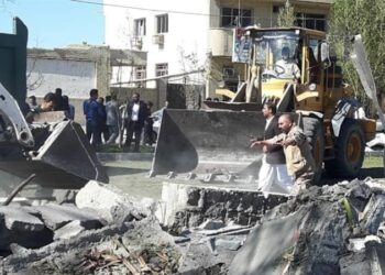 Pistoleros causan 11 muertos y varios heridos en ataque a comisaría en Irán, según TV estatal