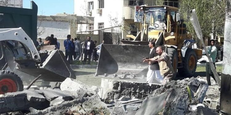 Pistoleros causan 11 muertos y varios heridos en ataque a comisaría en Irán, según TV estatal