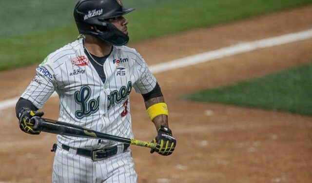 Harold Castro vuelve a brillar y Leones rompe cadena de derrotas