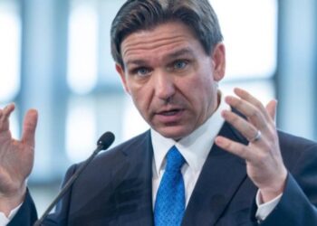DeSantis asegura que prohibición de candidatura de Trump en Colorado es “un truco” de los demócratas