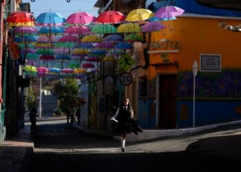 «Paz total» de Petro en Colombia avanza más despacio de lo esperado luego de atravesar crisis