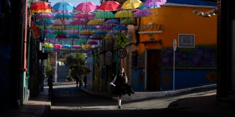 «Paz total» de Petro en Colombia avanza más despacio de lo esperado luego de atravesar crisis