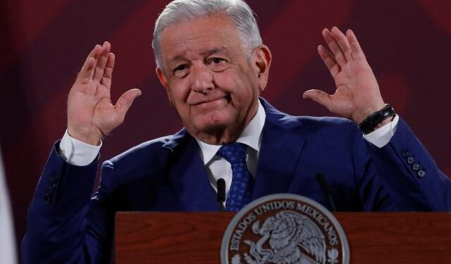 López Obrador califica a gobernador de Texas como “señor de malas entrañas”