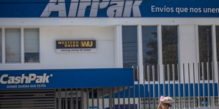 Nicaragua capta remesas récord de 4.200 millones de dólares