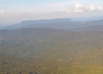 Guyana pierde contacto con helicóptero con oficiales militares cerca de frontera con Venezuela