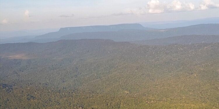 Guyana pierde contacto con helicóptero con oficiales militares cerca de frontera con Venezuela