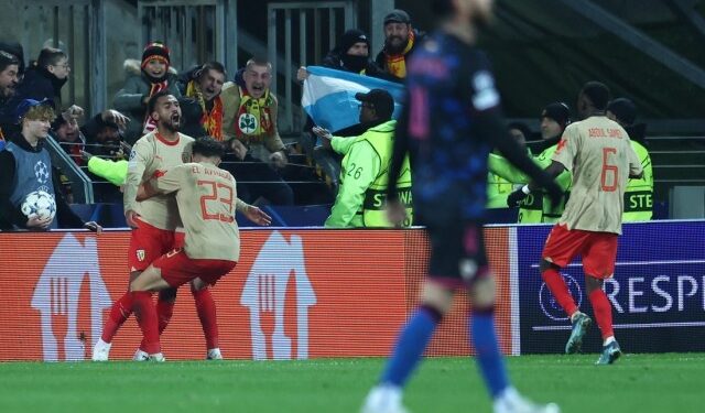 El Sevilla agrava su crisis y se despide de los torneos en Europa