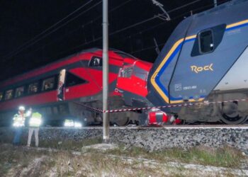 Un choque entre dos trenes en Italia deja 17 heridos leves