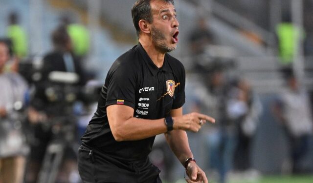 Fernando Batista está entre los nominados a mejor entrenador del año de la Iffhs