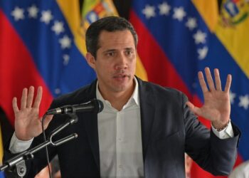 “Los permisos los da Maduro”: Guaidó sobre el concierto de Romeo Santos en La Carlota
