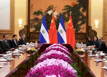 China construye planta potabilizadora en lago de El Salvador