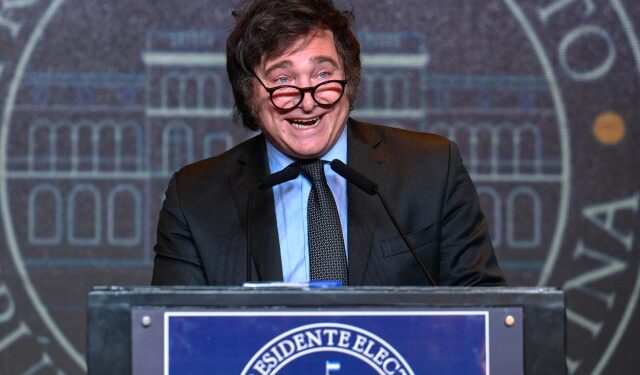 Javier Milei suspendió la pauta oficial a los medios de comunicación por un año