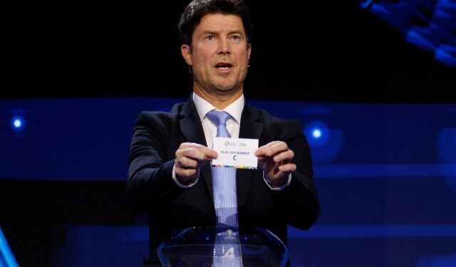 ¡Insólito! Sorteo de la Eurocopa fue interrumpido por audio viral de gemidos (Video)